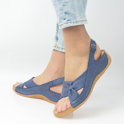 Skórzane sandały damskie na platformie Pollonus niebieskie  5-0686-037